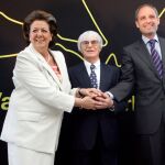Imagen de archivo del magnate Ecclestone junto a Rita Barberá y Francisco Camps
