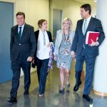 El consejero de la Presidencia, Ángel Ibáñez; el consejero de Economía y Hacienda, Carlos Fernández Carriedo; la consejera de Sanidad, Verónica Casado; y la consejera de Educación, Rocío Lucas, se reúnen con los sindicatos UGT, CSIF y CCOO para abordar el tema de la aplicación de las 35 horas para los empleados públicos