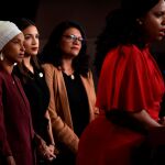 Ayanna Pressley, Ilhan Omar, Alexandria Ocasio-Cortez y Rashida Tlaib (de izquierda a derecha), en la rueda de prensa ofrecida en el Capitolio