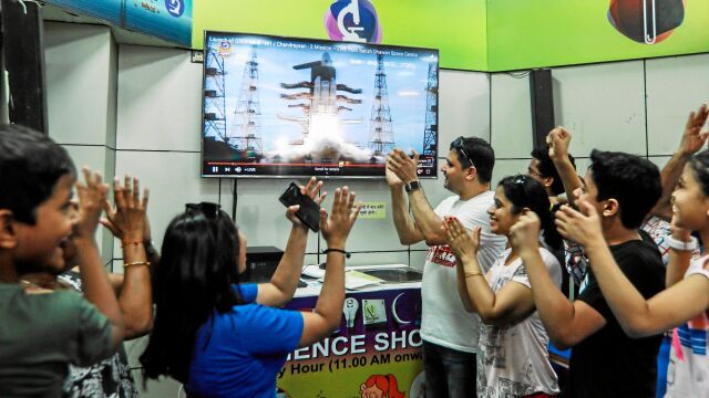 El evento fue retransmitido por varias cadenas de televisión indias