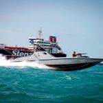 Una patrullera de la Guardia Revolucionaria iraní junto al Stena Impero/Foto: reuters