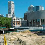 Las obras están paralizadas en la zona de la calle Bailén a la altura del Senado / Foto: Alberto R. Roldán