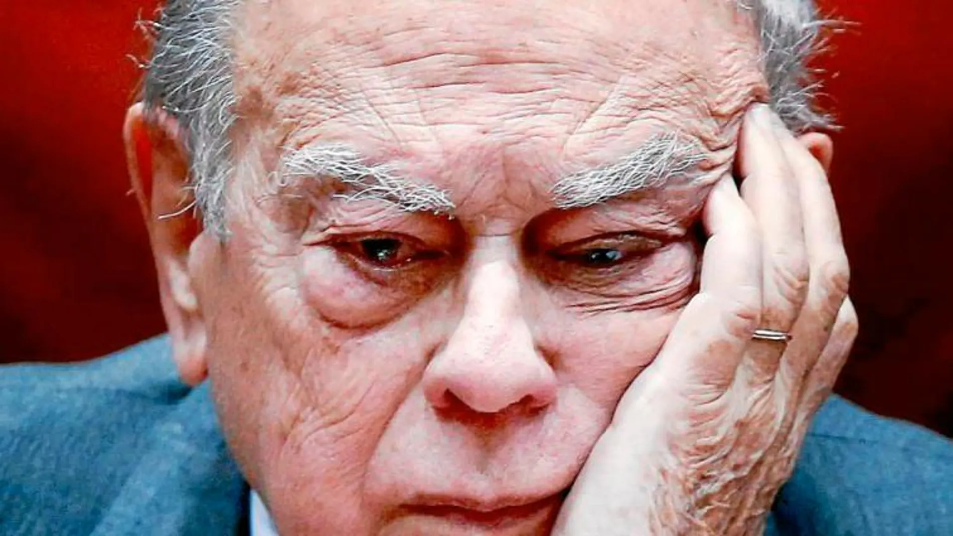 El ex presidente de la Generalitat Jordi Pujol ha sido procesado junto a su familia por delitos de organización criminal y blanqueo