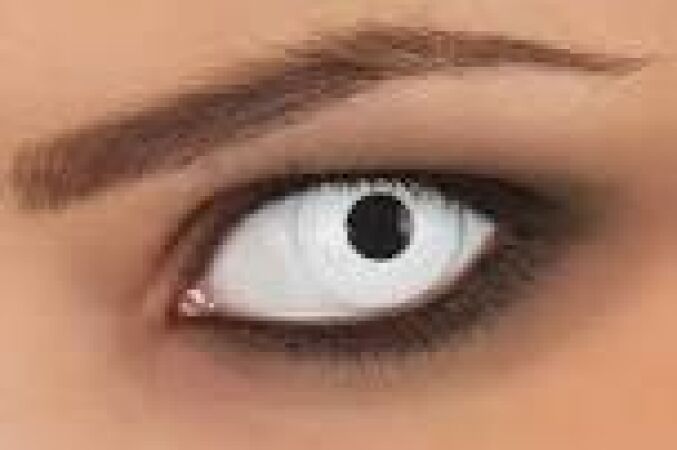 Las lentillas no son un complemento más de cosmética, necesitan el mismo trato que unas lentes de contacto para corregir la visión