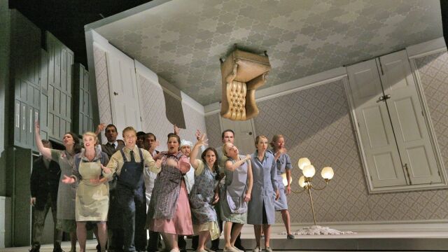 «Don Pasquale», en el Teatro de la Maestranza / Foto: La Razón