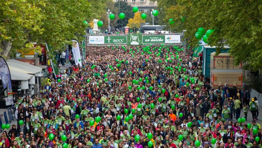 Momento de la salida en la VIII Marcha Popular contra el Cáncer de Valladolid