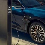 El coche eléctrico despega en dos meses