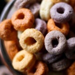 Comercializar alimentos con altos niveles de grasas para los niños es perjudicial para sus dietas | Archivo