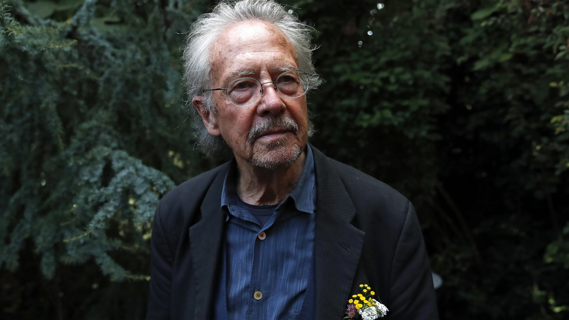 Peter Hadke ha provocado un pequeño terremoto antes la ceremonia de recogida del Nobel de Literatura