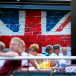 Miles de ciudadanos británicos acuden a las zonas de ocio de la costa valenciana, como las de la ciudad de Benidorm, en Alicante, mientras en el Reino Unido se preparan para el Brexit.