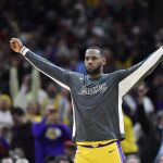 LeBron celebra la victoria ante los Bulls de Chicago