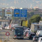 Manises exige la construción de la pasarela de acceso al aeropuerto