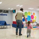 Todos los padres han pasado alguna vez por el trance de tener que decidir entre si es necesario o no acudir a Urgencias con sus hijos ante determinados síntomas.