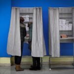Una imagen de uno de los colegios electorales abiertos hoy