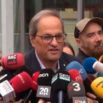 El presidente de la Generalitat , Quim Torra, haciendo declaraciones después de ejercer su derecho a voto