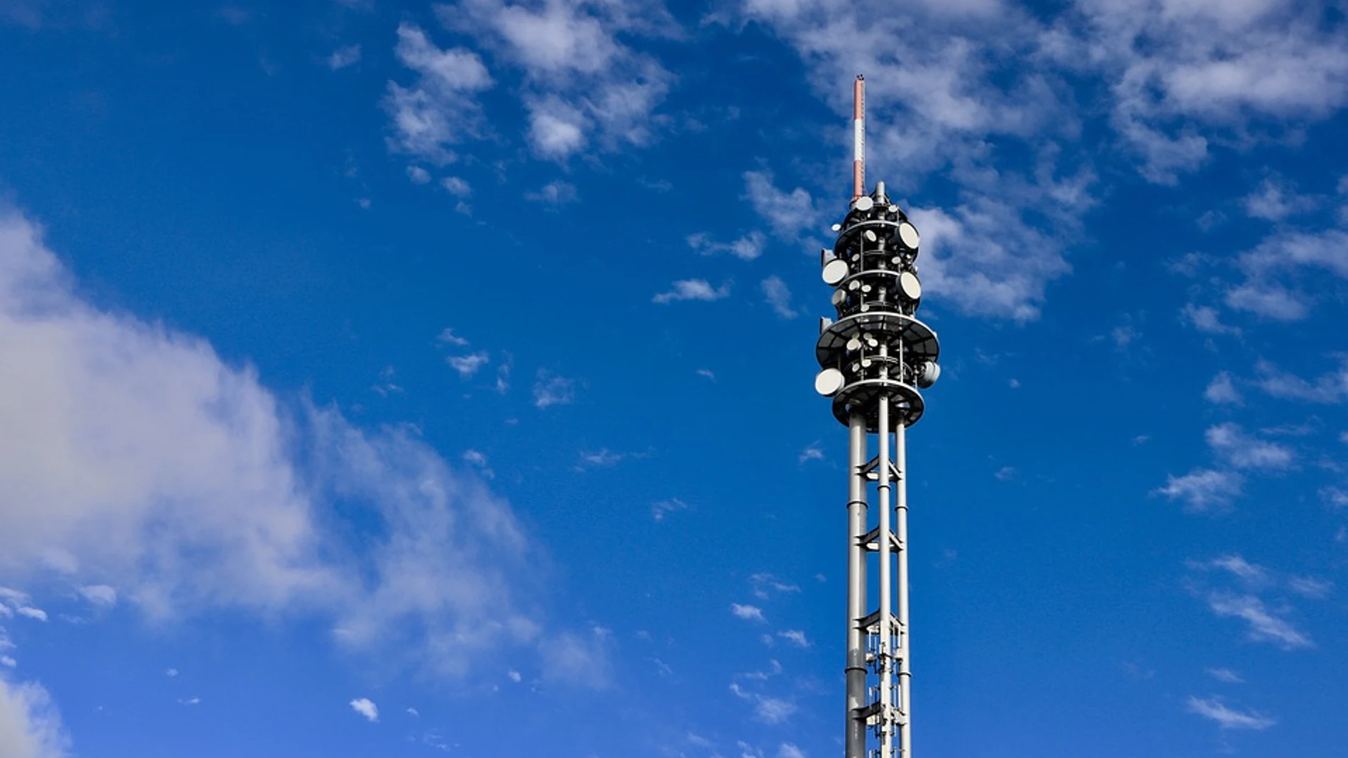 Una de las líneas de negocio de Ezentis son las infraestructuras de telecomunicaciones