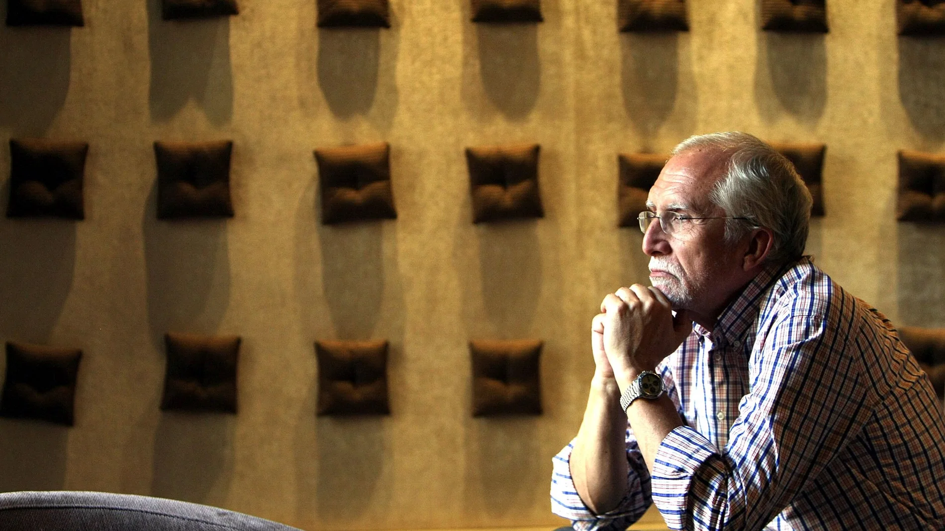 El escritor Luis Mateo Díez