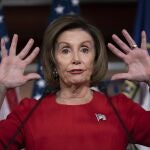 La presidenta de la Cámara de Representantes, la demócrata Nancy Pelosi, ayer valoró en rueda de prensa las primeras audiencias públicas del juicio político