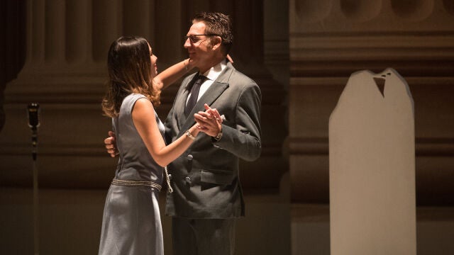 Candela Serrat y Juanjo Artero protagonizan «Un marido ideal»