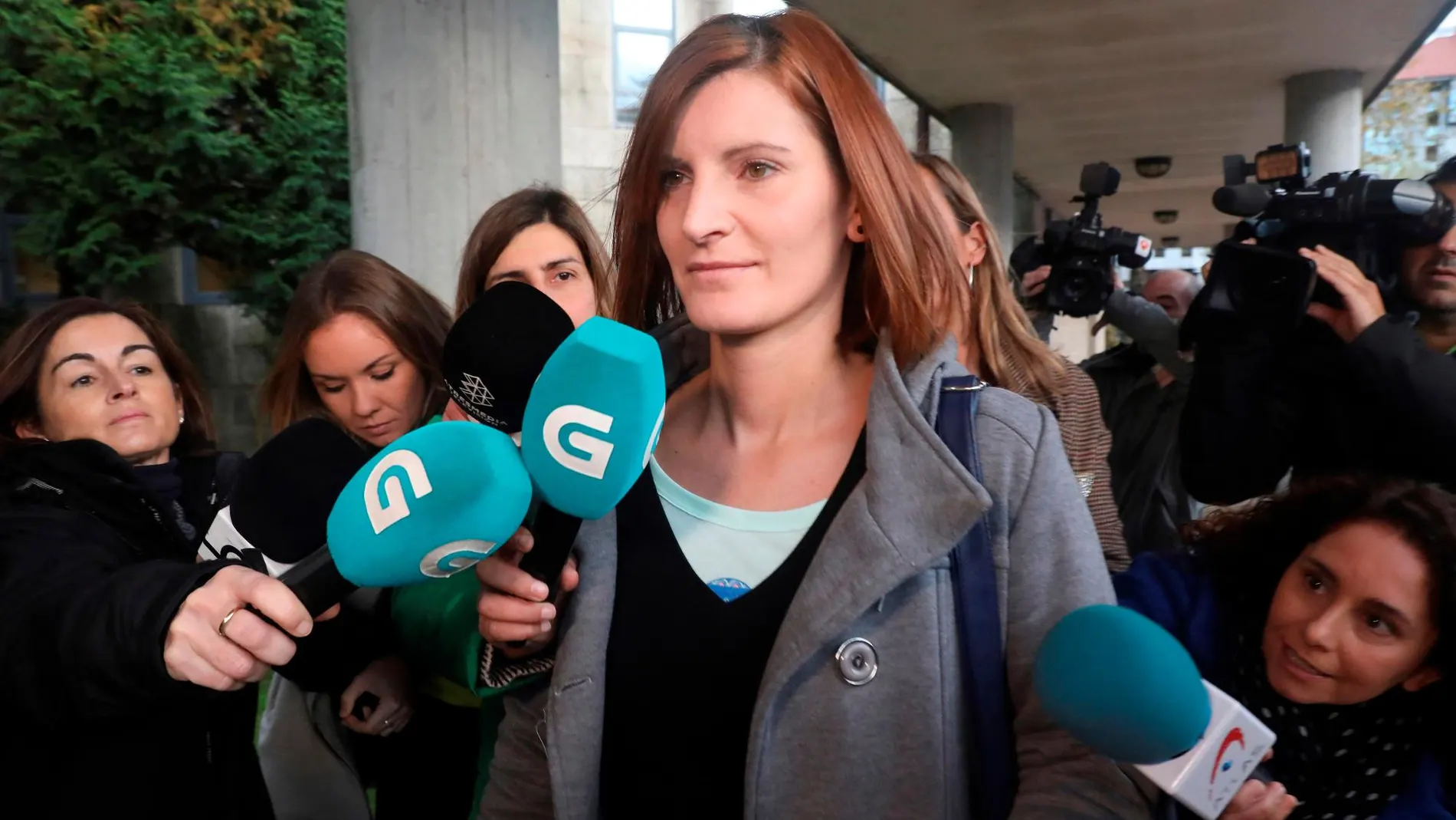 La exmujer de "el Chicle", Rosario Rodríguez, a su llegada este miércoles a los juzgados de Santiago de Compostela / Foto: Efe