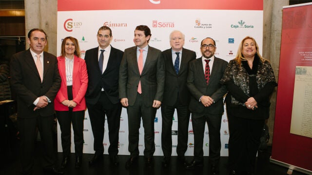 Alfonso Fernández Mañueco junto a Rocío Lucas, Alberto Santamaría, Antonio Miguel Méndez Pozo, Luis Rey y Yolanda de Gregorio, entre otros