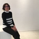 En la adolescencia es cuando más necesitan que padres y adultos de referencia estemos a su lado. Y está bien, como dices, que tenemos que estar más “a su lado”: en esta etapa, nuestro rol requiere de dar un paso a un lado, para permitir que nuestros adolescentes experimenten, aprendan equivocándose y adquieran cada día más autonomía.