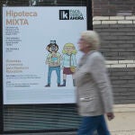 Oficina de Kutxabank con publicidad hipotecaria