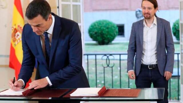 El presidente del Gobierno, Pedro Sánchez, y el secretario general de Podemos, Pablo Iglesias / Efe