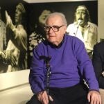 El pintor malagueño Eugenio Chicano en su última exposición