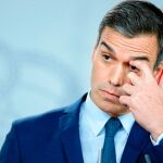 El presidente del Gobierno en funciones, Pedro Sánchez, durante la rueda de Prensa que ofreció ayer desde el Palacio de La Moncloa / Efe
