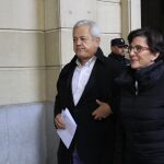 El ex consejero de Innovación Francisco Vallejo, a su salida de la Audiencia de Sevilla.