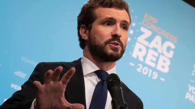 El líder del PP, Pablo Casado, ofrece una rueda de prensa en Zagreb, donde asiste al Congreso del Partido Popular EuropeoDAVID MUDARRA/ PP20/11/2019