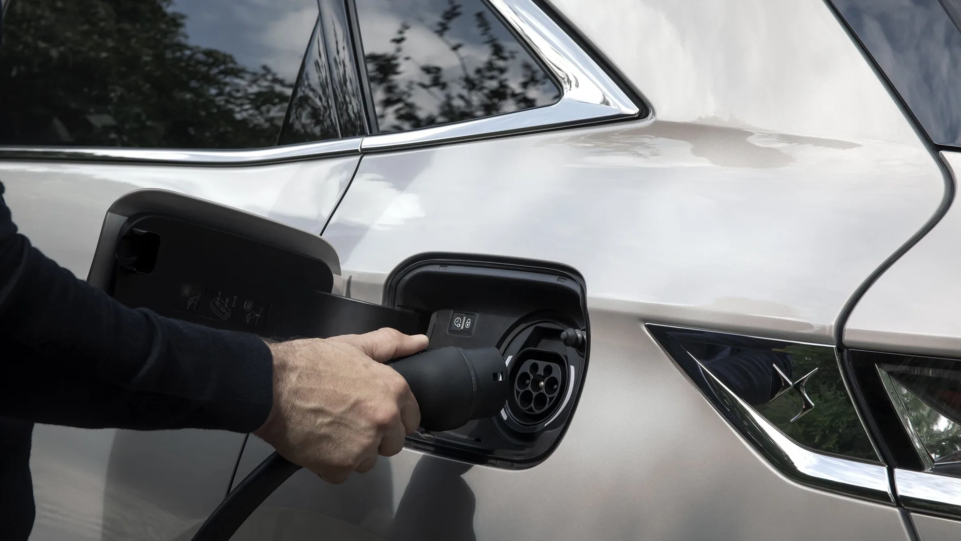 DS7 Crossback híbrido enchufable: lujoso, eficiente, potente...