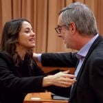 Los diputados de Ciudadanos, Inés Arrimadas y José Manuel Villegas durante la reunión de la Diputación Permanente celebrada este miércoles en el Congreso. EFE/Emilio Naranjo