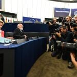 Ursula von der Leyen, antes de dirigirse ayer al Pleno del Parlamento Europeo en Estrasburgo/EPA