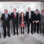 De dcha. a izda., Maurizio Carlotti, Santiago Campos, Mario Rodríguez Valderás, José Manuel Lara, Soraya Sáenz de Santamaría, Antonio Fernández-Galiano, Alejandro Echeverría e Iñaki Arechabaleta,