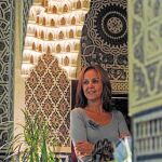 De la primera novela de esta profesora de la Universidad de Murcia y doctora en Filología Inglesa se realizaron 38 ediciones y ha sido traducida en 27 países. Además, sus derechos han sido cedidos para realizar una serie de televisión.
