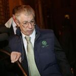 Dimite el eterno aliado de Berlusconi
