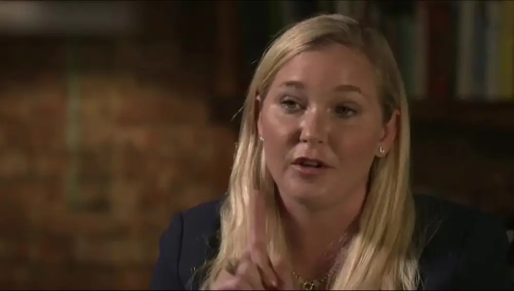 La mujer que acusa de abusos sexuales al príncipe Andrés habla a la BBC