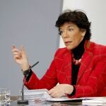 La ministra Portavoz en funciones, Isabel Celaá, durante la rueda de prensa que ofreció tras la celebración del Consejo de Ministros. EFE/Ballesteros