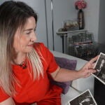 Carolina Pellico primera niña en cantar el gordo de Navidad en 1986
