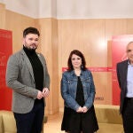 (I-D) El portavoz de ERC en el Congreso, Gabriel Rufián; la portavoz del Grupo Socialista Adriana Lastra, y el secretario general del Grupo Socialista, Rafael Simancas durante su reunión en el Congreso de los Diputados para la investidura de Pedro Sánchez, en Madrid (España), a 17 de diciembre de 2019.17 diciembre 2019, Esquerra Republicana per Catalunya, IndependismoPsoe17/12/2019