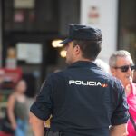 Un agente de policía