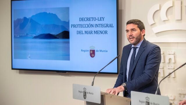 El consejero de Agua, Agricultura, Ganadería, Pesca y Medio Ambiente, Antonio Luengo