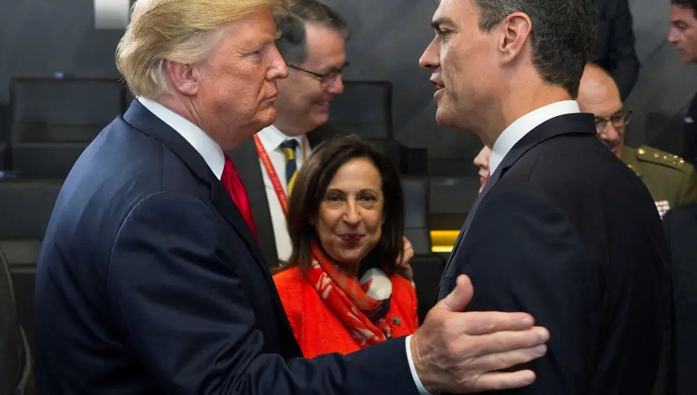 El jefe del Gobierno español, Pedro Sánchez, y el presidente de Estados Unidos, Donald Trump, en la cumbre de la OTAN de 2018. EFE/Horst Wagner