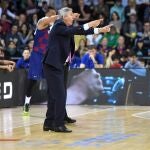 Pesic da instrucciones durante el Clásico en el Palau