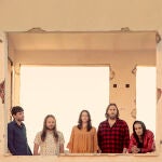 Alejandro Ovejero, Ekain Elorza, Nina de Juan, David Schultess y Paco López forman el grupo musical «Morgan»