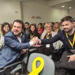 El vicepresidente del Govern y coordinador de ERC, Pere Aragonès, y el diputado de ERC en el Congreso Gabriel Rufián, en el Consell Nacional de ERC