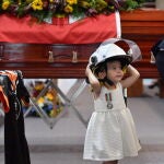 Charlotte O'Dwyer, la hija de un bombero voluntario muerto en los incendios de Australia