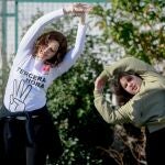 La presidenta de la Comunidad, Isabel D&iacute;az Ayuso, en el IES Santamarca del distrito de Chamart&iacute;n, tras participar en una clase Educaci&oacute;n F&iacute;sica